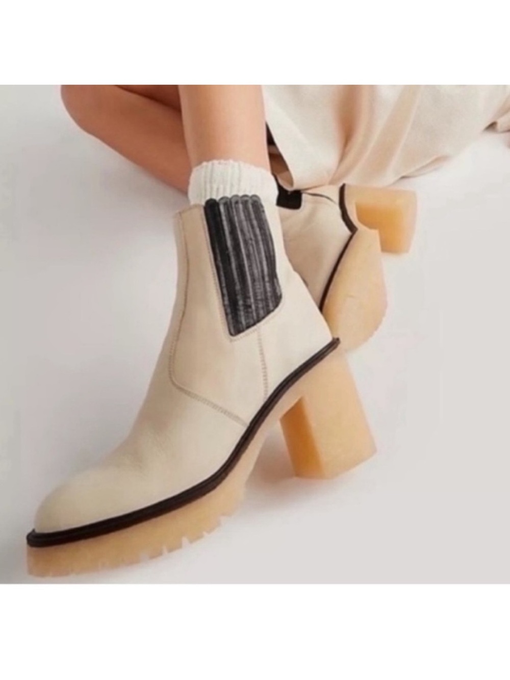 Free People James Chelsea Boot Lug Sole Leather Chunky Heel Y2K size 7.5